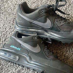 Nike men’s air max LTD in the size 7 in the color grey
